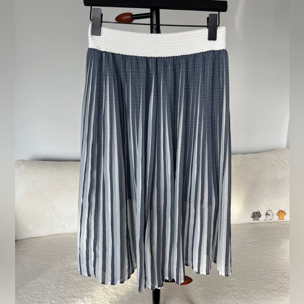 Striped Pleated Midi Skirt with Stretch Waistband - Size M